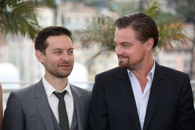 Leonardo DiCaprio và Tobey Maguire đeo vòng đôi