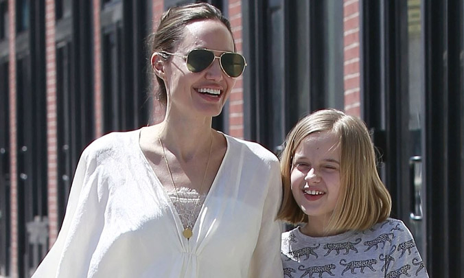 Angelina Jolie thuê con gái út làm trợ lý