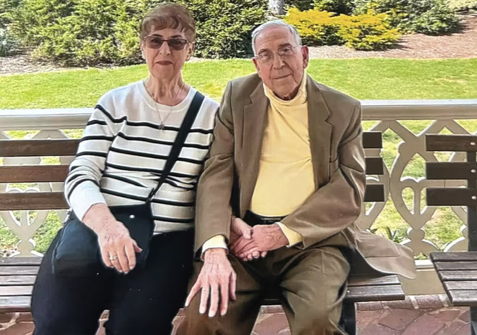 Kết hôn với tình đầu ở tuổi 93