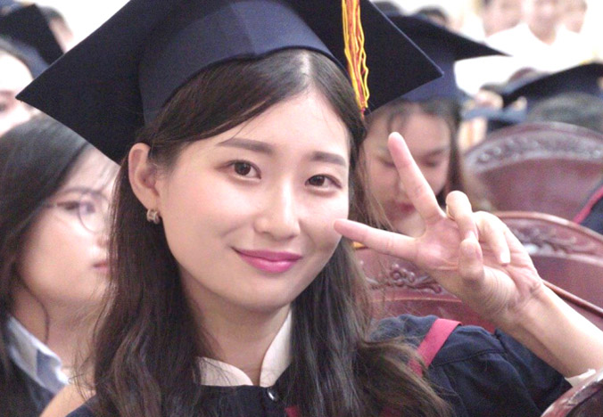 Cô gái Hàn Quốc tốt nghiệp đại học loại giỏi ở Việt Nam