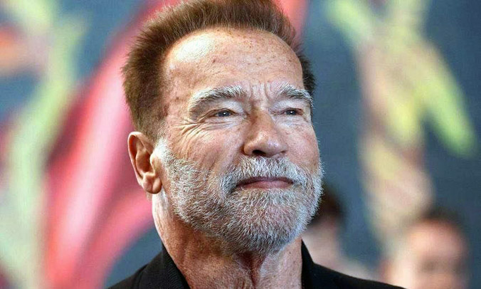Arnold Schwarzenegger kể tuổi thơ bị bạo hành