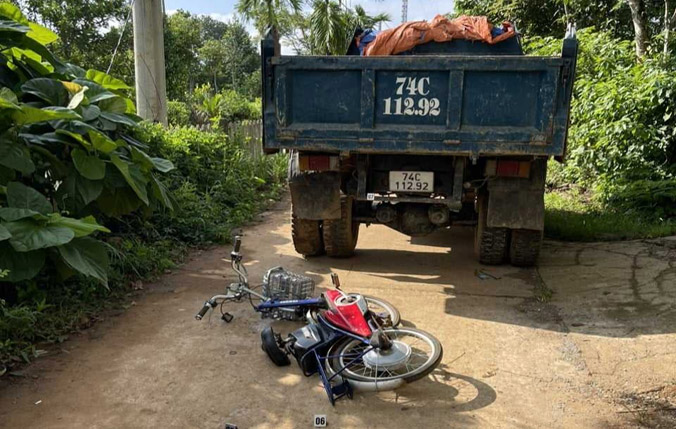Nữ sinh lớp 6 ở Quảng Trị tử vong khi va chạm với xe tải