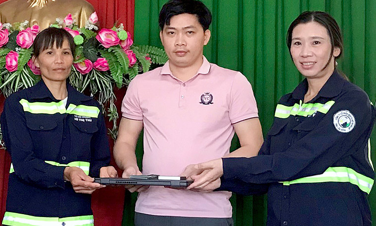 Hai nữ lao công ở Đà Lạt trả hơn 110 triệu đồng nhặt được