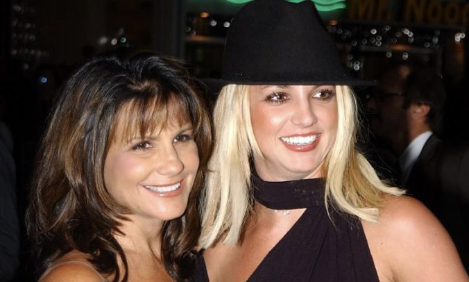 Mẹ Britney Spears phản bác hồi ký của con