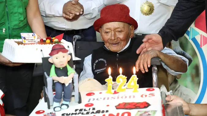 Lão nông tranh danh hiệu người cao tuổi nhất thế giới