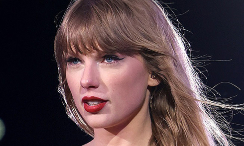 Taylor Swift phá loạt kỷ lục âm nhạc