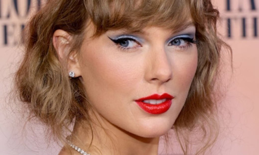 Taylor Swift giúp NTK gốc Việt bán 'cháy hàng' 
