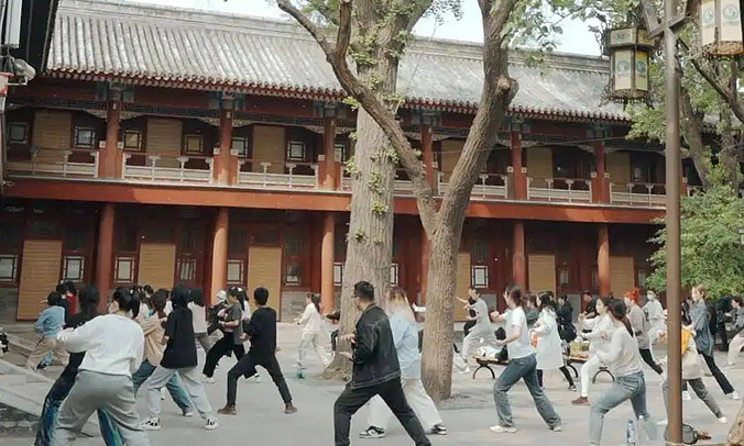 Giới trẻ Trung Quốc đổ xô lên chùa luyện võ