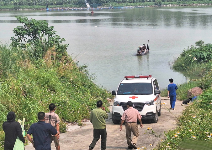 Tìm thấy thi thể 2 nữ sinh nghi nhảy cầu Kinh Dương Vương