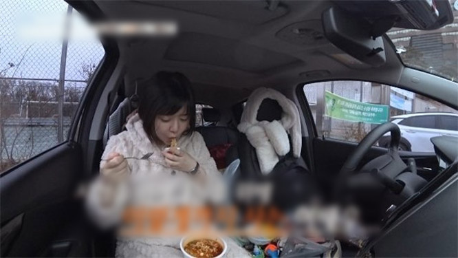Diễn viên nổi tiếng Goo Hye Sun 'Vườn sao băng' sống tạm bợ ở bãi đỗ xe
