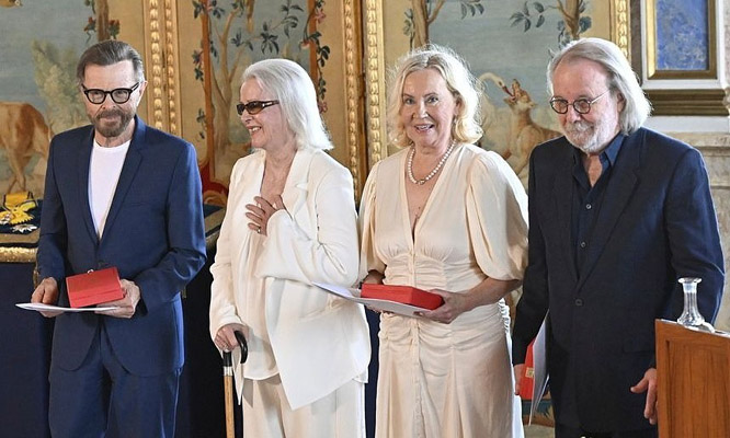 ABBA nhận huân chương hoàng gia Thụy Điển