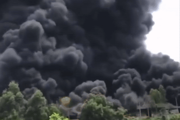 Cháy lớn tại xưởng sản xuất bao bì rộng 1.900 m2 ở Quảng Nam