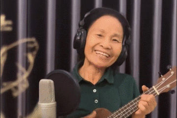 Bà mẹ U70 ở Hải Dương hâm mộ Sơn Tùng M-TP, hát bài nào cũng ‘triệu view’