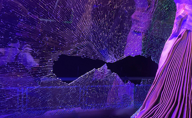 Loạt xe khách nghi bị bắn vỡ kính trên cao tốc Mỹ Thuận – Cần Thơ