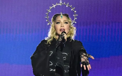 Vụ kiện trễ giờ diễn của Madonna bị hủy bỏ