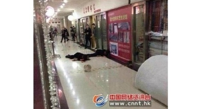 Trung Quốc: Tấn công man rợ tại trung tâm thương mại